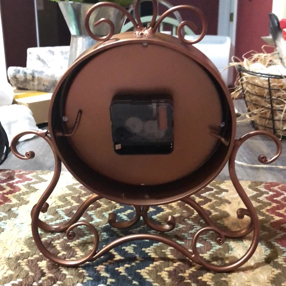 Retro Vintage Metal Table Top Mantel Clock  New